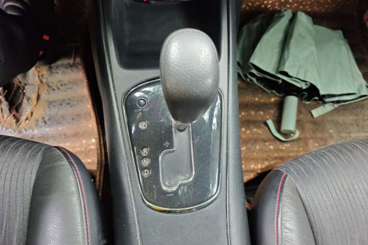 Used Nissan Tiida 2011 1.6T M-CVT Dynamic Edition Gear Lever