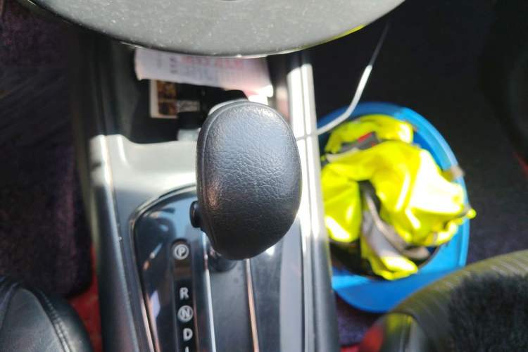 Used Nissan Tiida 2011 1.6L CVT Smart Version Gear Lever