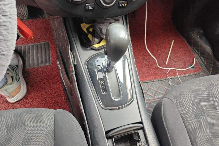 Used Nissan Tiida 2011 1.6L CVT Comfort Model Gear Lever