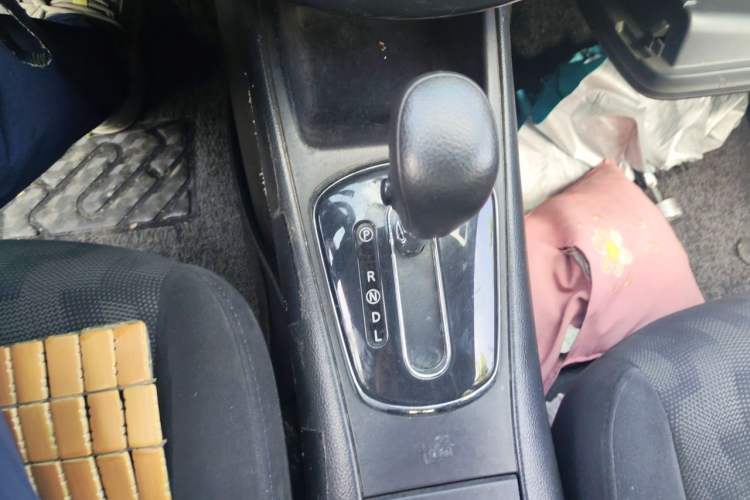 Used Nissan Tiida 2011 1.6L CVT Comfort Model Gear Lever