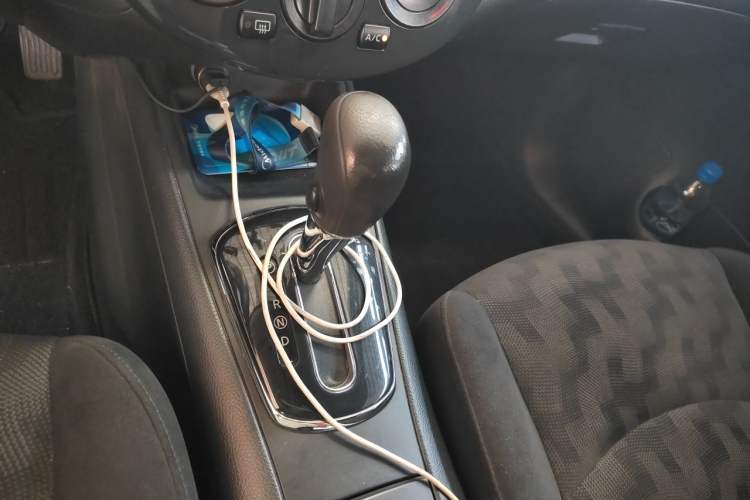 Used Nissan Tiida 2011 1.6L CVT Comfort Model Gear Lever