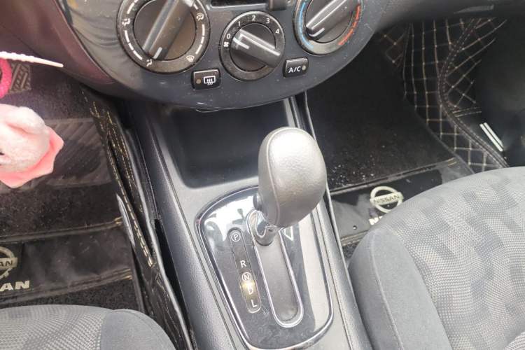Used Nissan Tiida 2011 1.6L CVT Comfort Model Gear Lever