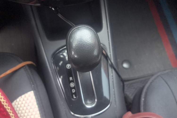 Used Nissan Tiida 2011 1.6L CVT Smart Version Gear Lever