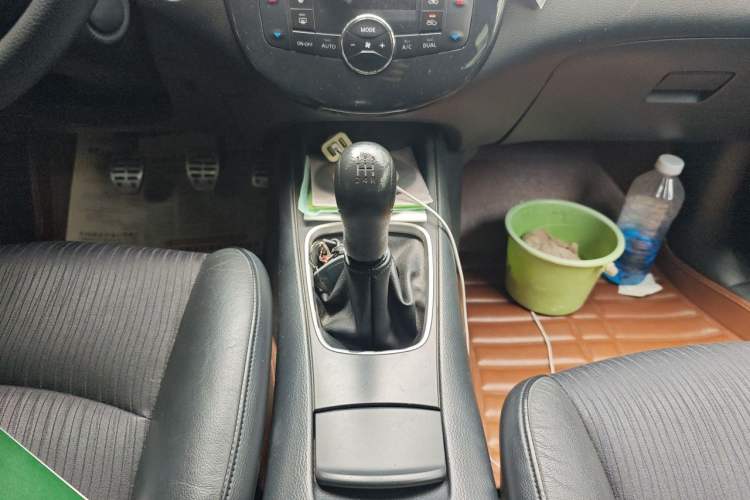 Used Nissan Tiida 2011 1.6L Manual Smart Version Gear Lever