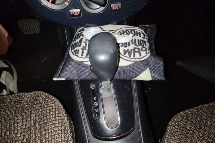 Used Nissan Tiida 2011 1.6L CVT Comfort Model Gear Lever