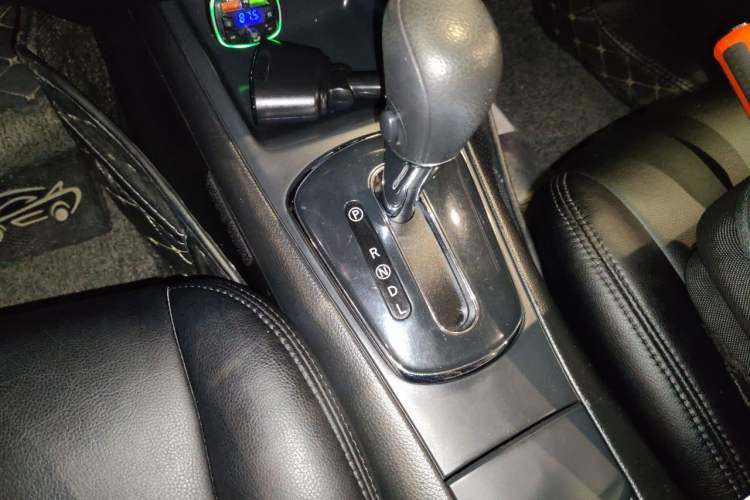 Used Nissan Tiida 2011 1.6L CVT Comfort Model Gear Lever