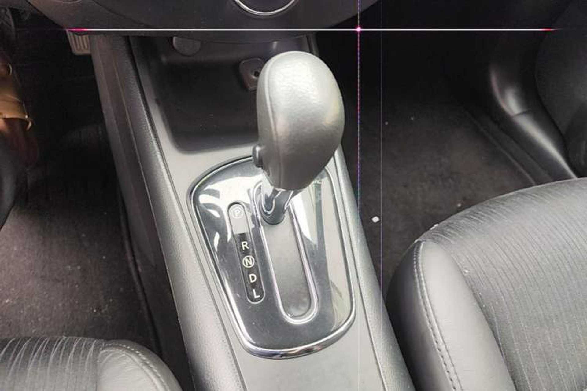 Used Nissan Tiida 2011 1.6L CVT Smart Version Gear Lever