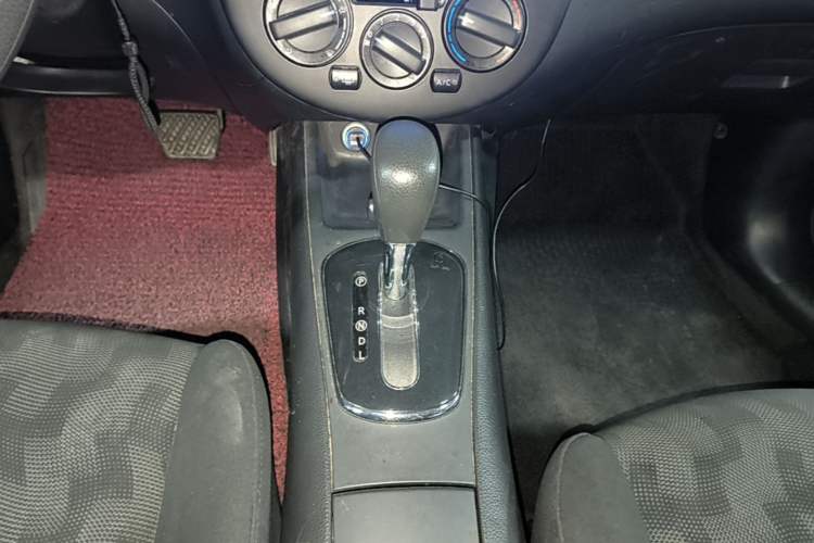 Used Nissan Tiida 2011 1.6L CVT Comfort Model Gear Lever