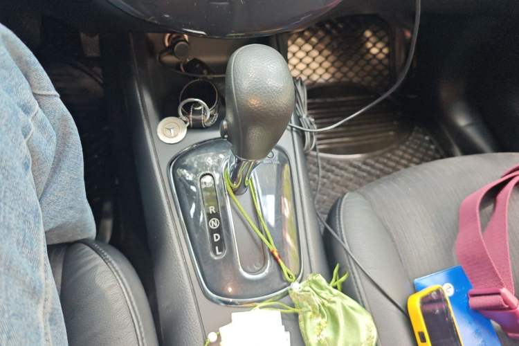 Used Nissan Tiida 2011 1.6L CVT Smart Version Gear Lever