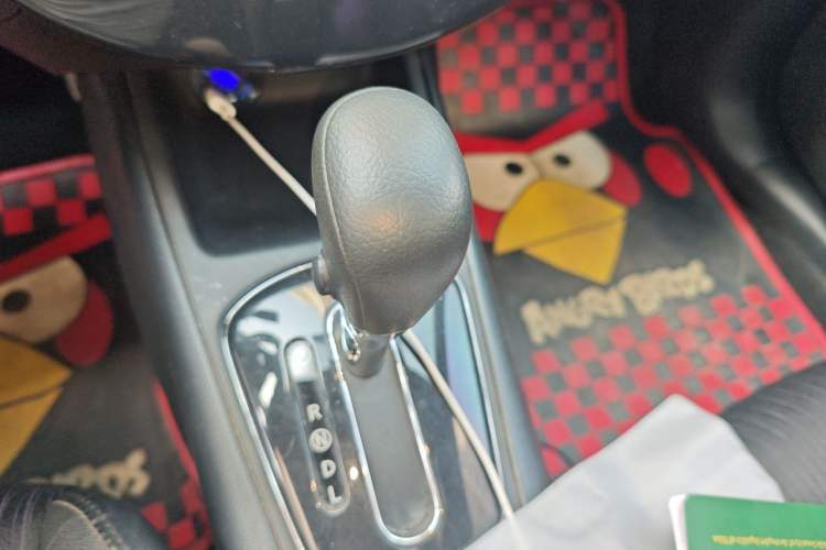 Used Nissan Tiida 2011 1.6L CVT Smart Version Gear Lever
