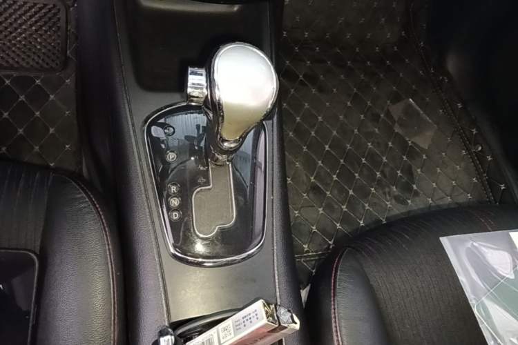 Used Nissan Tiida 2011 1.6T M-CVT Dynamic Edition Gear Lever