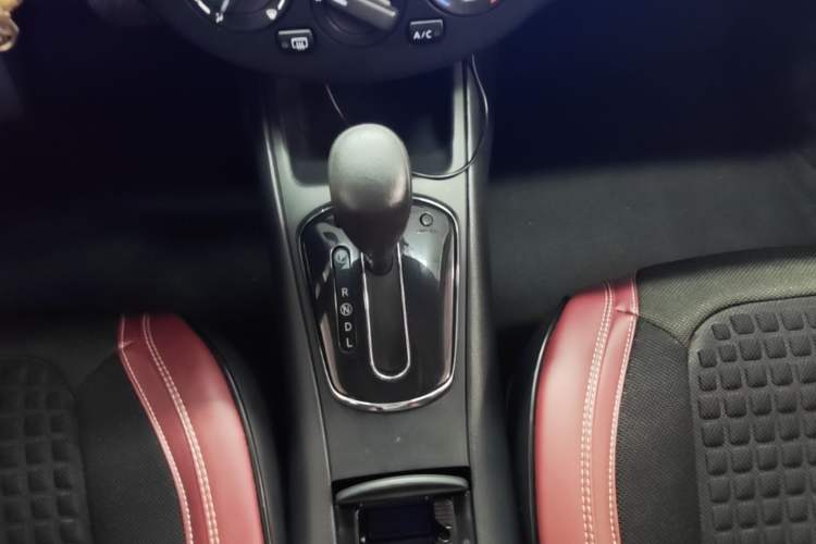Used Nissan Tiida 2011 1.6L CVT Comfort Model Gear Lever