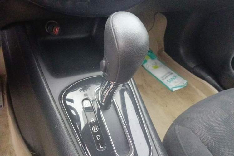 Used Nissan Tiida 2011 1.6L CVT Comfort Model Gear Lever