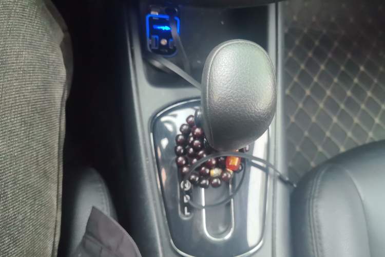 Used Nissan Tiida 2011 1.6L CVT Comfort Model Gear Lever