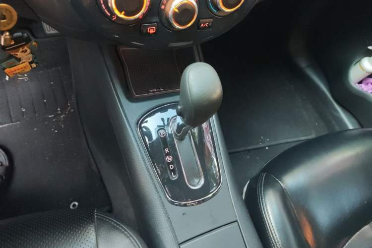 Used Nissan Tiida 2011 1.6L CVT Comfort Model Gear Lever