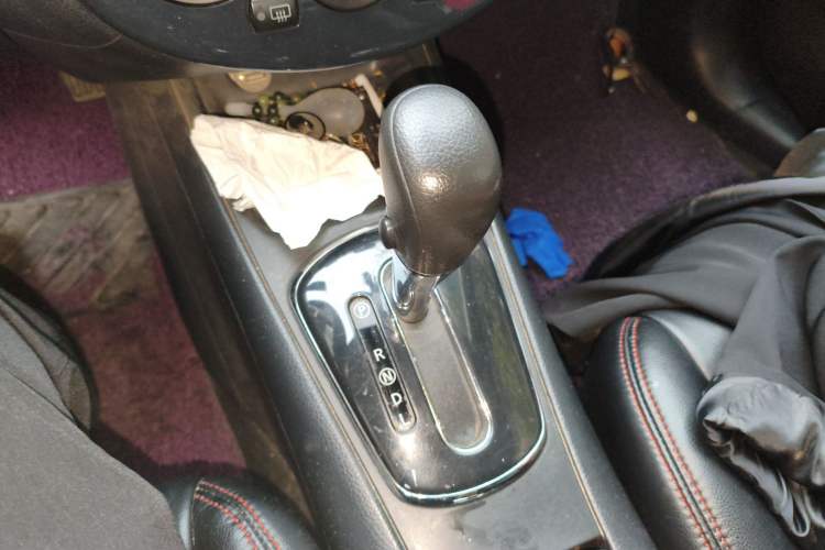 Used Nissan Tiida 2011 1.6L CVT Comfort Model Gear Lever