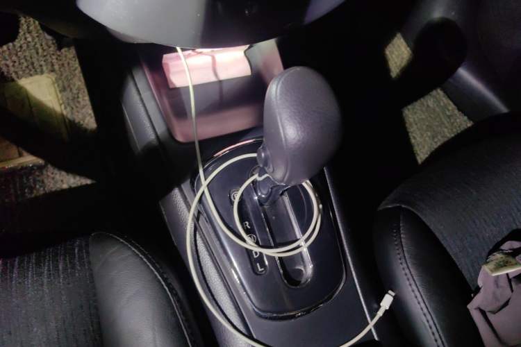 Used Nissan Tiida 2011 1.6L CVT Smart Version Gear Lever