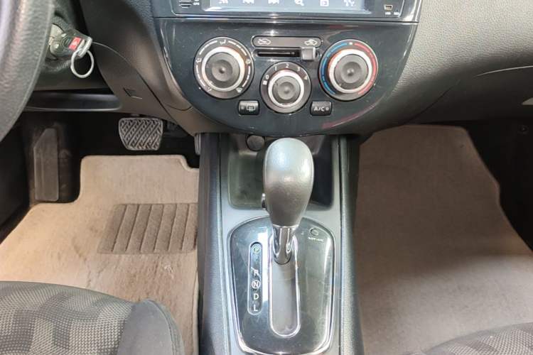 Used Nissan Tiida 2011 1.6L CVT Comfort Model Gear Lever