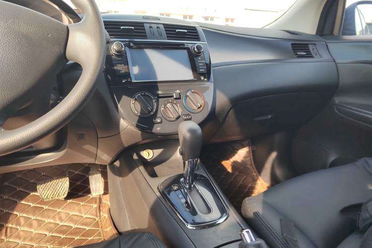 Used Nissan Tiida 2011 1.6L CVT Comfort Model Gear Lever