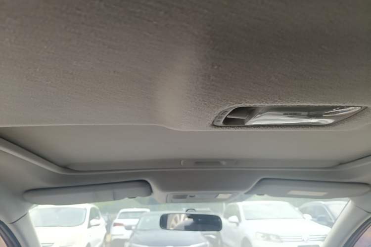 Used Nissan Tiida 2011 1.6T M-CVT Cool Edition Headliner