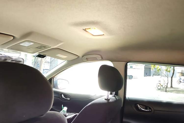 Used Nissan Tiida 2011 1.6L CVT Comfort Model Headliner