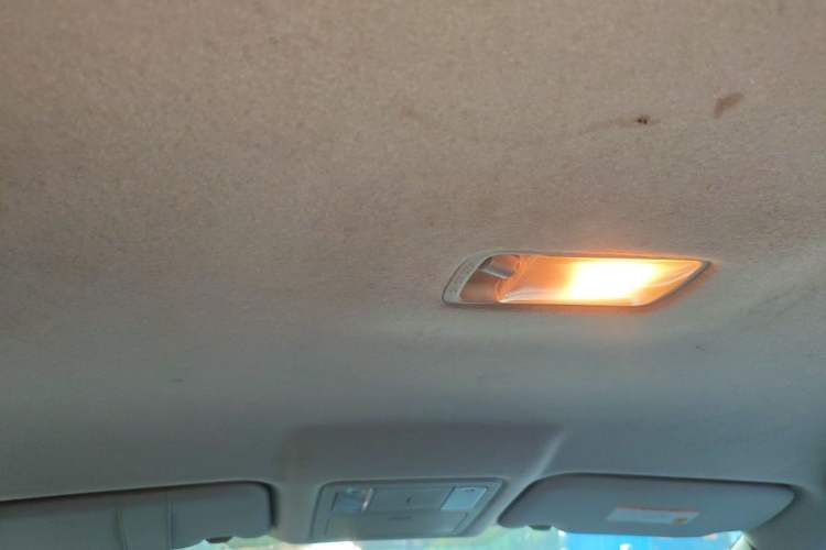 Used Nissan Tiida 2011 1.6L CVT Comfort Model Headliner