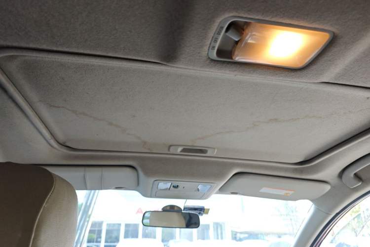Used Nissan Tiida 2011 1.6L CVT Smart Version Headliner