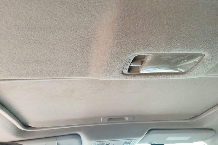 Used Nissan Tiida 2011 1.6L Manual Smart Version Headliner