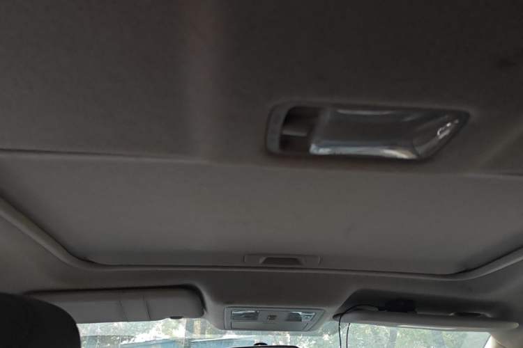Used Nissan Tiida 2011 1.6L CVT Smart Version Headliner