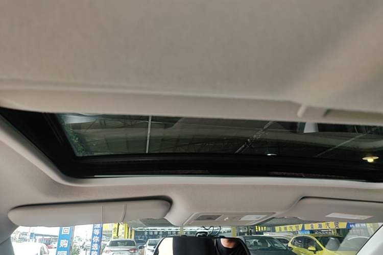 Used Nissan Tiida 2011 1.6L CVT Smart Version Headliner