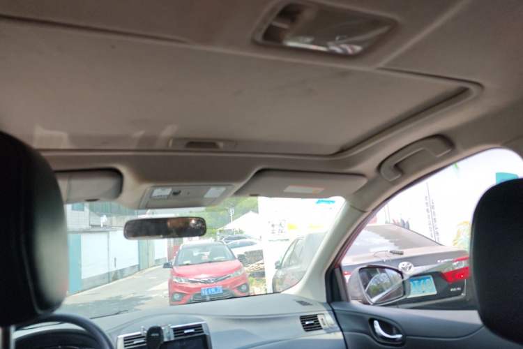 Used Nissan Tiida 2011 1.6L CVT Smart Version Headliner