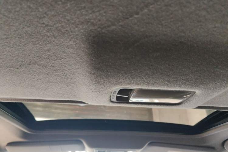 Used Nissan Tiida 2011 1.6L CVT Smart Version Headliner