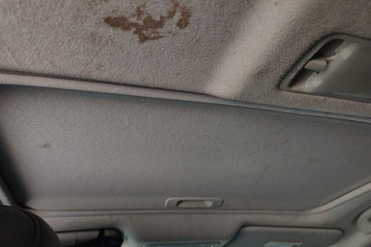 Used Nissan Tiida 2011 1.6L CVT Smart Version Headliner