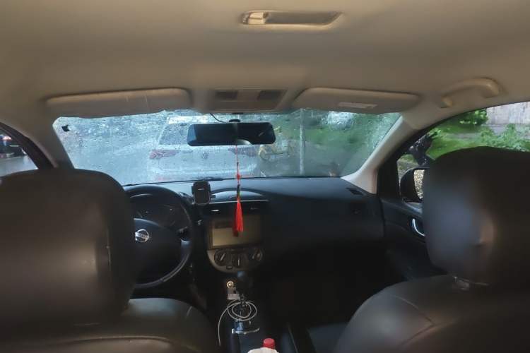 Used Nissan Tiida 2011 1.6L CVT Comfort Model Headliner