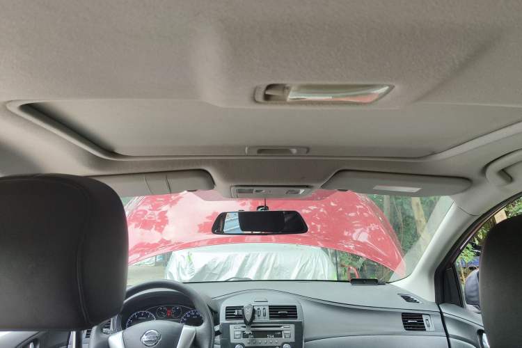 Used Nissan Tiida 2011 1.6L CVT Smart Version Headliner