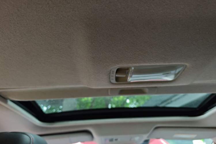 Used Nissan Tiida 2011 1.6T M-CVT Dynamic Edition Headliner
