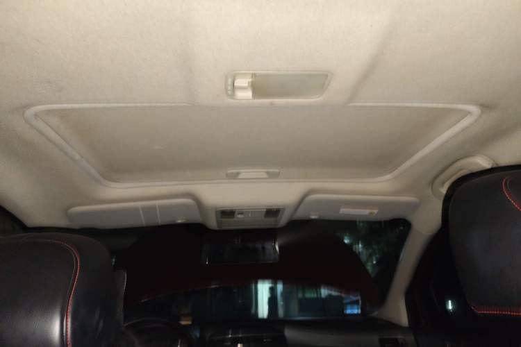 Used Nissan Tiida 2011 1.6T M-CVT Cool Edition Headliner