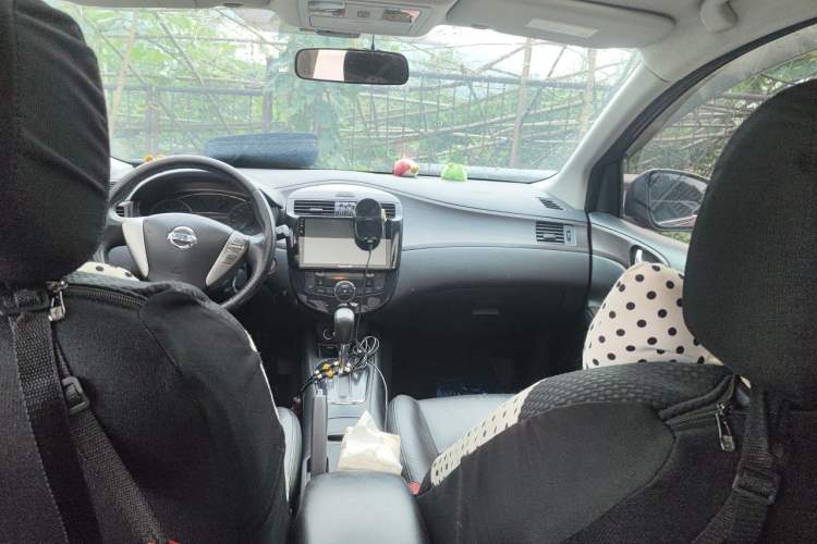 Used Nissan Tiida 2011 1.6L CVT Luxury Edition Headliner