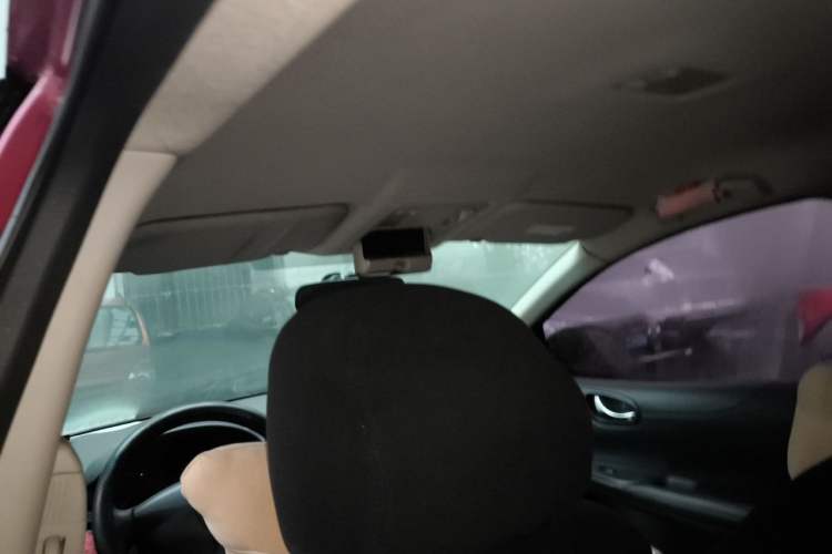 Used Nissan Tiida 2011 1.6L CVT Comfort Model Headliner