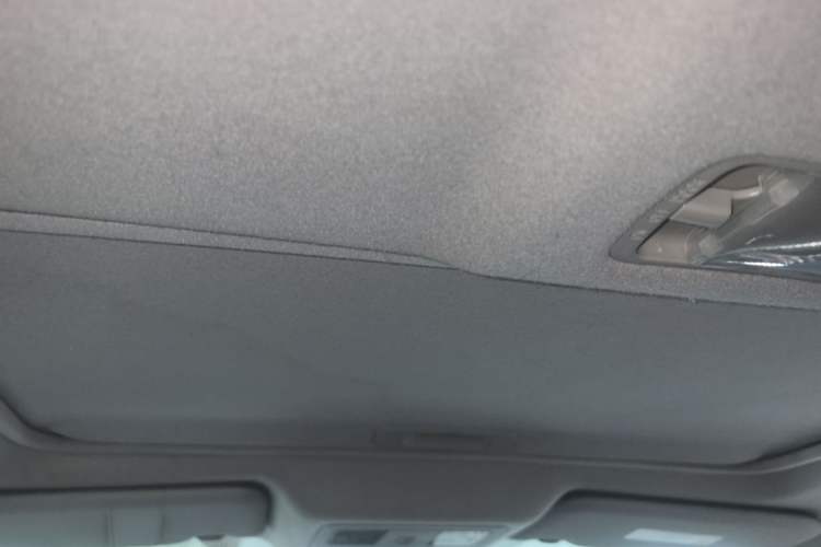 Used Nissan Tiida 2011 1.6L CVT Smart Version Headliner