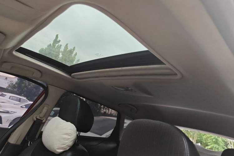 Used Nissan Tiida 2011 1.6L CVT Smart Version Headliner