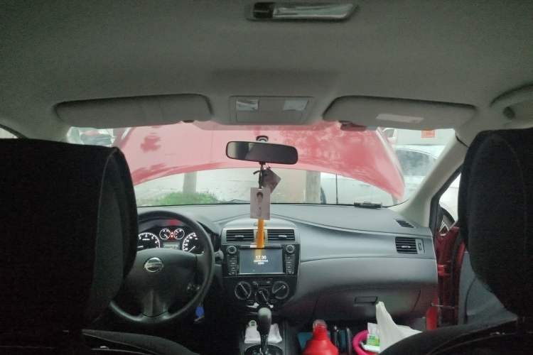 Used Nissan Tiida 2011 1.6L CVT Comfort Model Headliner