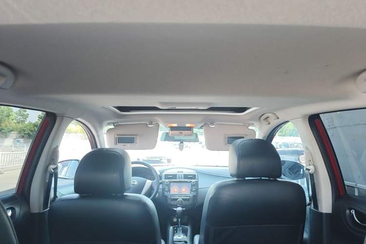 Used Nissan Tiida 2011 1.6L CVT Smart Version Headliner