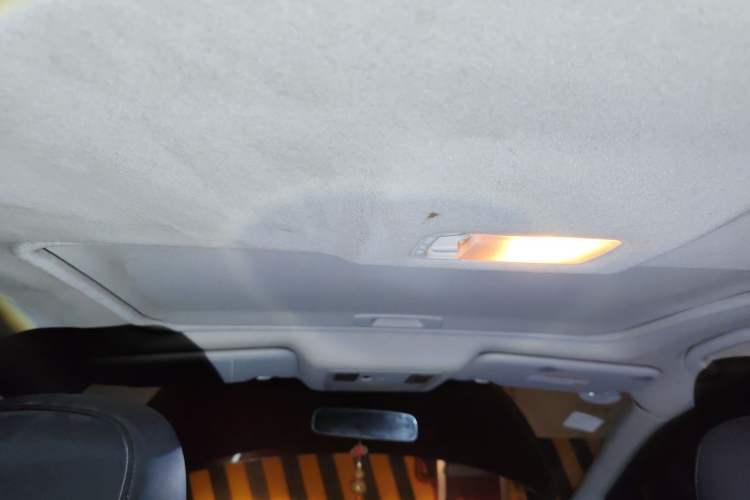 Used Nissan Tiida 2011 1.6L CVT Smart Version Headliner