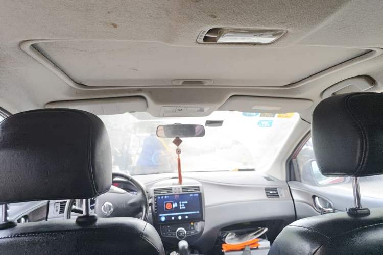 Used Nissan Tiida 2011 1.6L CVT Smart Version Headliner