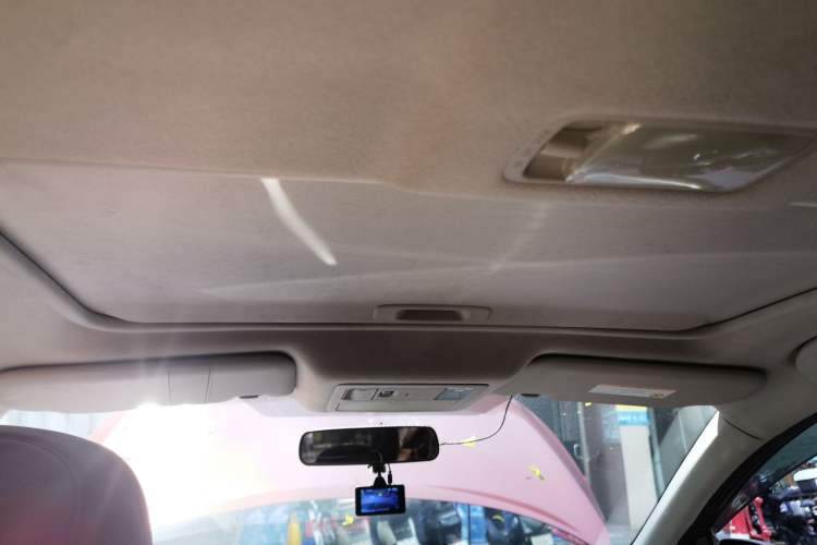 Used Nissan Tiida 2011 1.6L CVT Smart Version Headliner