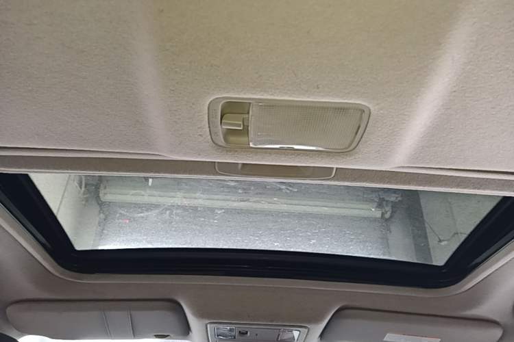 Used Nissan Tiida 2011 1.6T M-CVT Dynamic Edition Headliner
