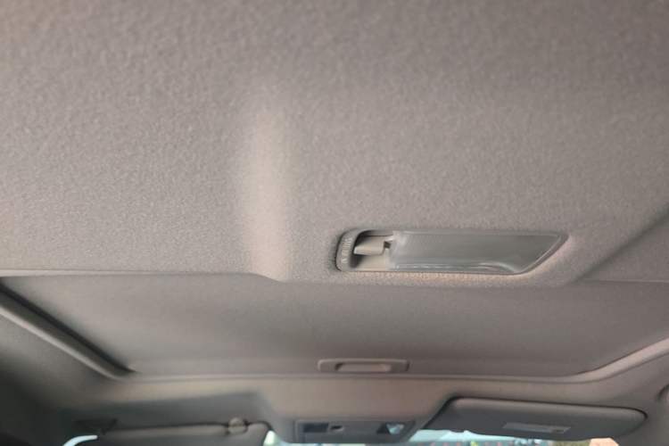 Used Nissan Tiida 2011 1.6L CVT Smart Version Headliner