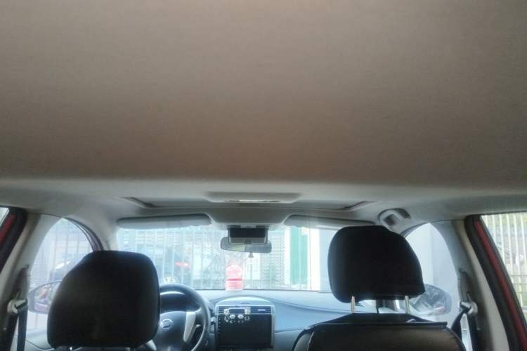 Used Nissan Tiida 2011 1.6L CVT Smart Version Headliner