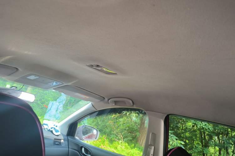 Used Nissan Tiida 2011 1.6L CVT Comfort Model Headliner